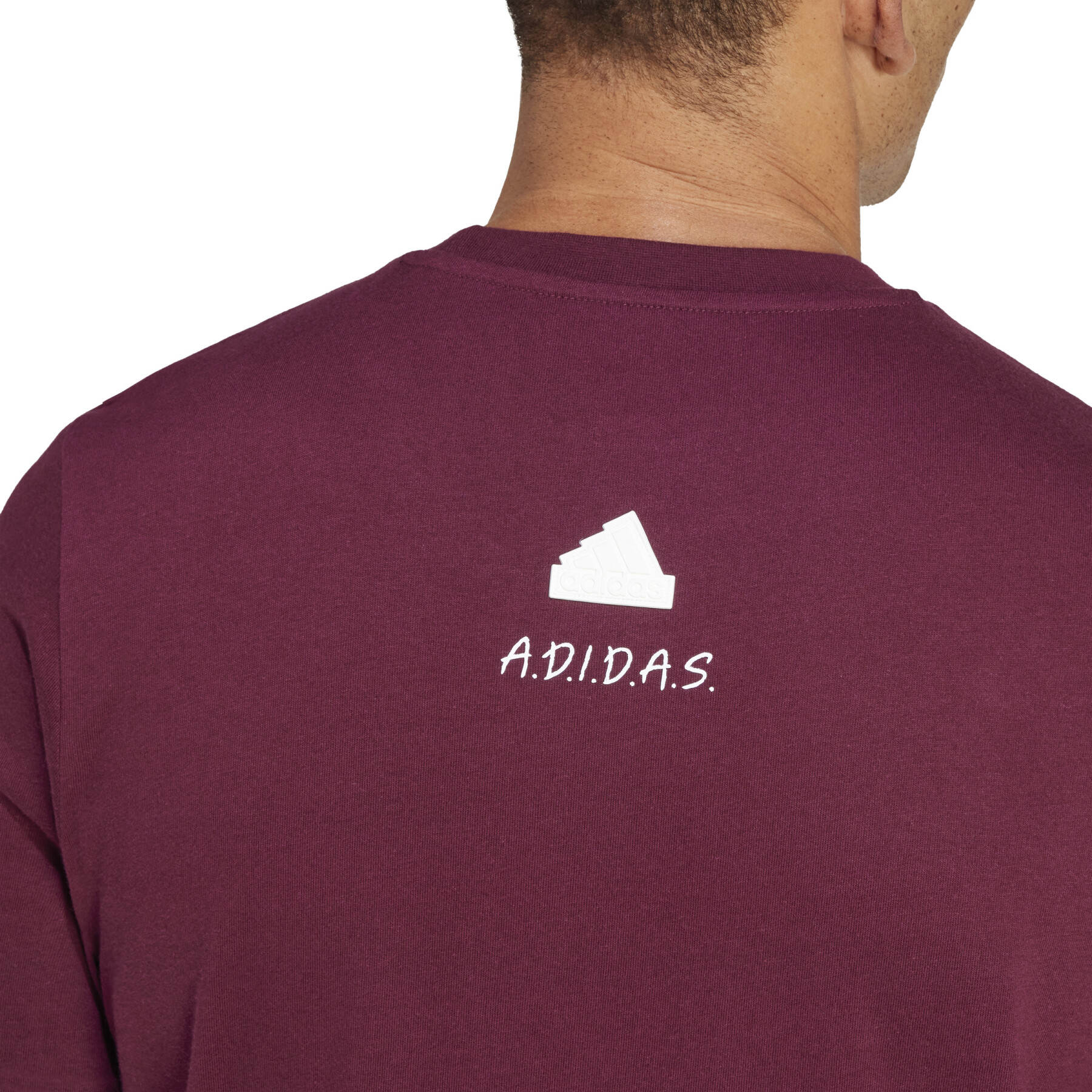 T-shirt gráfica adidas All Day I Dream About