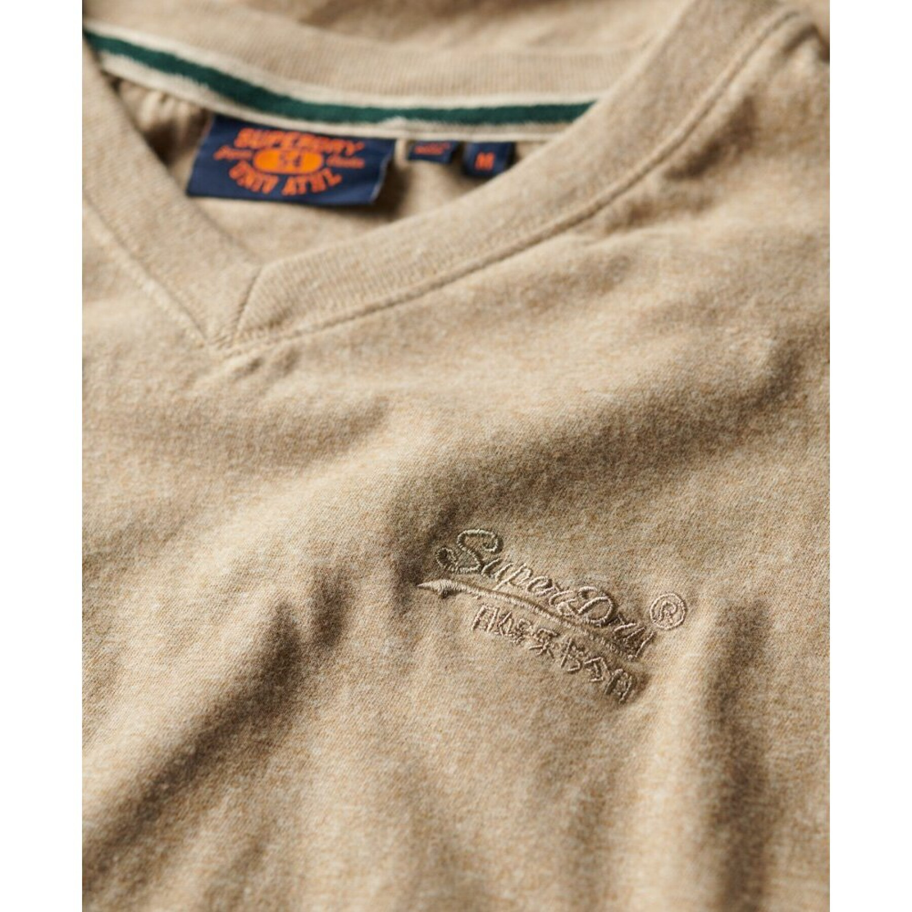 T-shirt com gola em V em algodão orgânico Superdry Essential