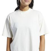 T-shirt de tintura natural feminina de corte a direito Reebok Classics
